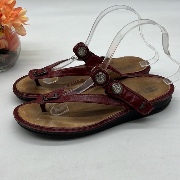 Deer Tracks Dark Red Leather Studded Sandals Size 10. FFT2749D - Picture 3 of 8